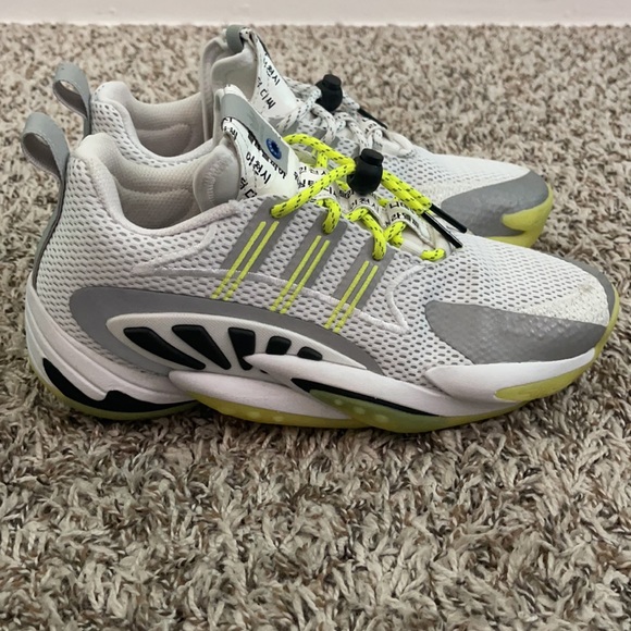 Adidas Consortium's Crazy BYW 2.0 x “Sister Cities” - Picture 1 of 6